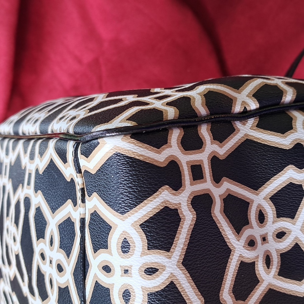 Kate Spade Black and White Large Tote Shoulder Bag Excellent Used Condition - Picture 10 of 15